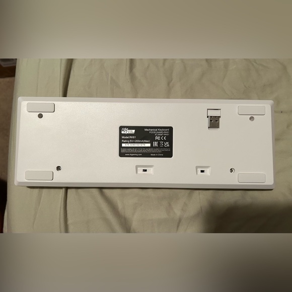 RK61 led keyboard Bluetooth - Picture 3 of 4